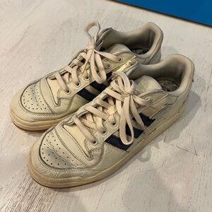 Adidas Forum Low 84 Retro Sneakers Off-White Navy Gum Sole Men’s 7